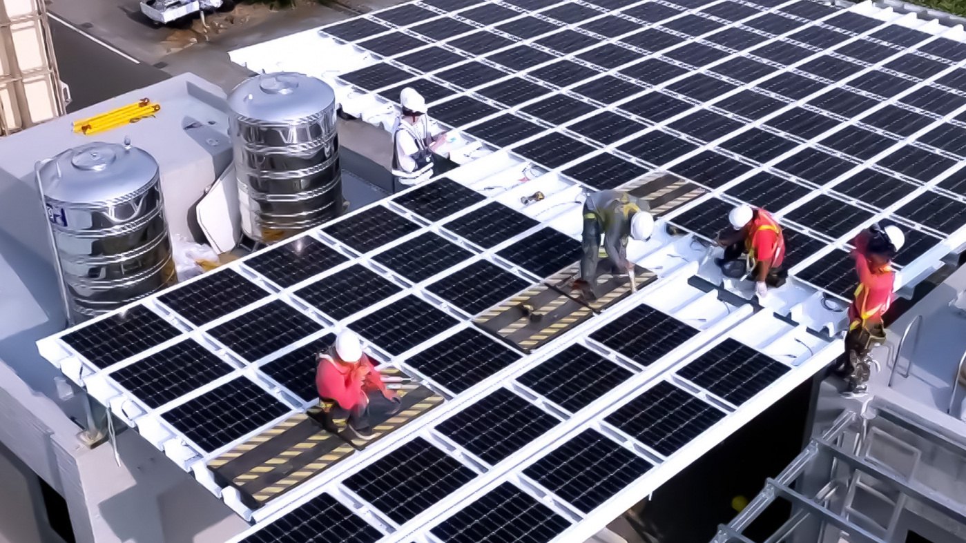 ⽜⼋体育打造光電建築一體化整合建材，開發SunSteel光電整合型浪板，實現快速安裝、避免二次施工，讓屋頂光電躍升未來建物新標配。